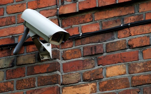 Meilleures caméras de surveillance extérieures 2025 : guide d’achat 60 sec