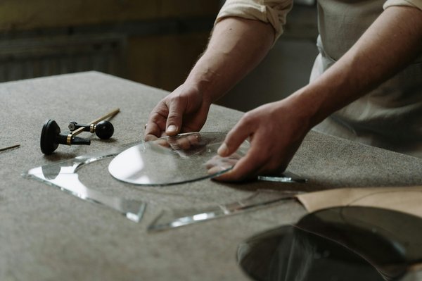 Vitrier Lausanne : solutions rapides pour vos vitrages et miroirs