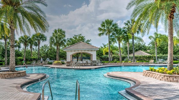 Guide pratique pour la maintenance et l'amélioration facile de votre piscine